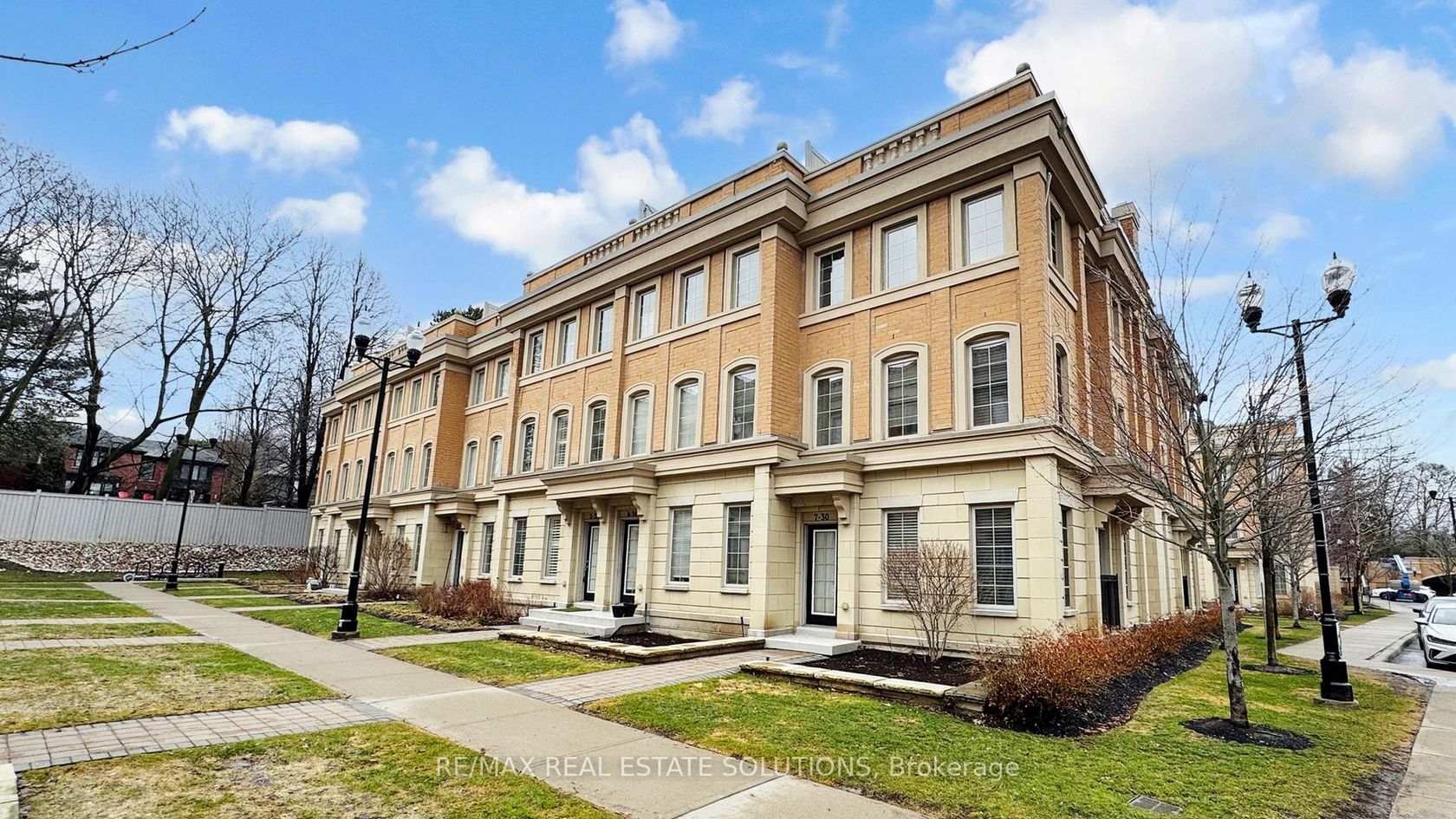 5 - 30 Hargrave Lane, York Mills, Toronto 