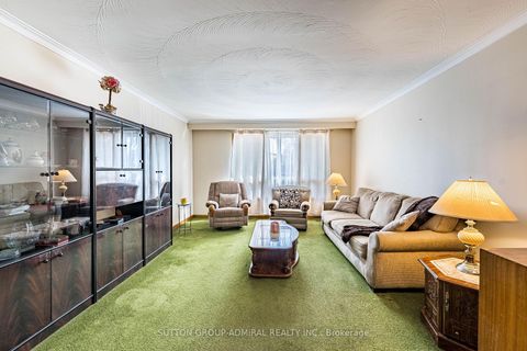 Photo 1 at 92 Redgrave Drive, Richview, Toronto