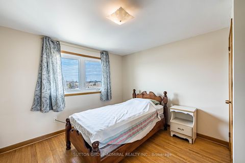 Photo 15 at 92 Redgrave Drive, Richview, Toronto