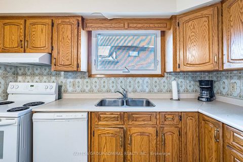Photo 21 at 92 Redgrave Drive, Richview, Toronto
