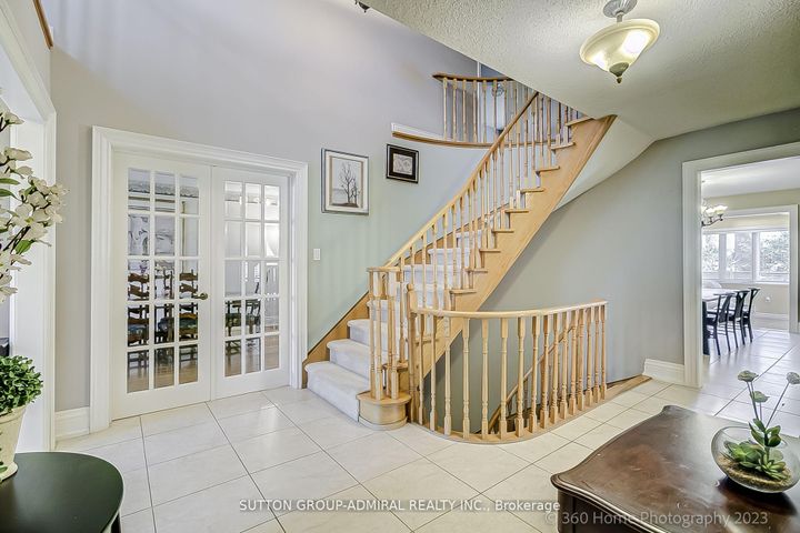 Photo 3 at 193 Wigwoss Drive, East Woodbridge, Vaughan