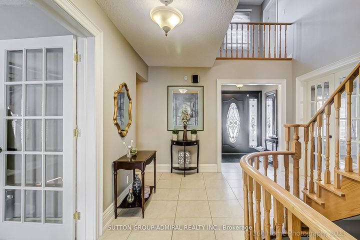 Photo 11 at 193 Wigwoss Drive, East Woodbridge, Vaughan