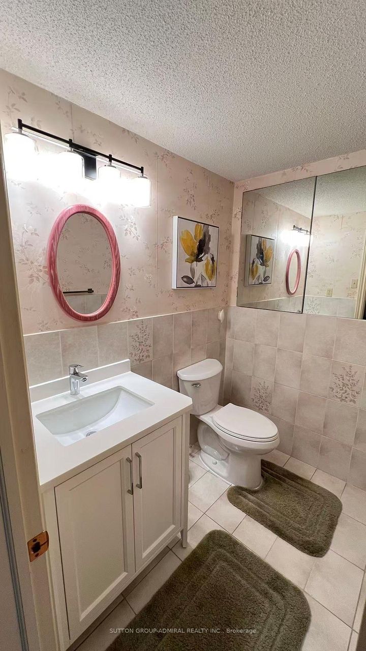 Photo 15 at 193 Wigwoss Drive, East Woodbridge, Vaughan