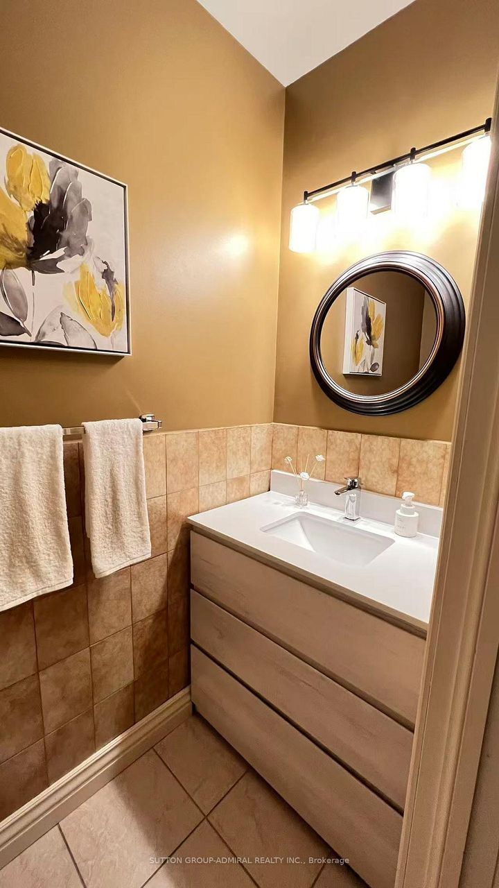 Photo 16 at 193 Wigwoss Drive, East Woodbridge, Vaughan