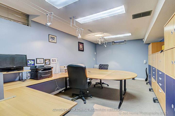 Photo 20 at 193 Wigwoss Drive, East Woodbridge, Vaughan