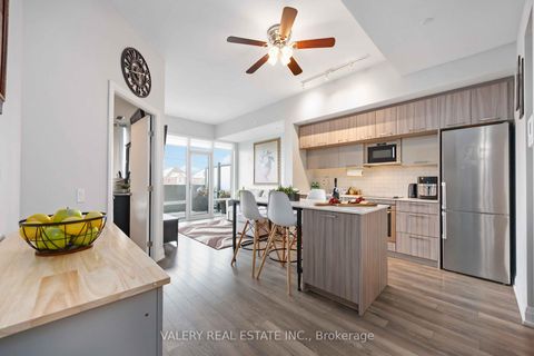 Photo 11 at 325 - 4800 Highway 7, East Woodbridge, Vaughan