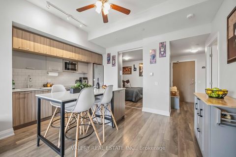 Photo 15 at 325 - 4800 Highway 7, East Woodbridge, Vaughan