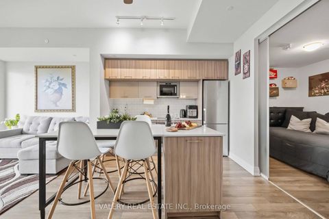 Photo 16 at 325 - 4800 Highway 7, East Woodbridge, Vaughan