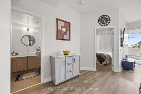 Photo 17 at 325 - 4800 Highway 7, East Woodbridge, Vaughan