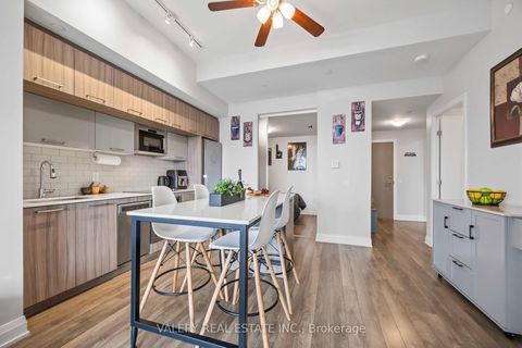 Photo 18 at 325 - 4800 Highway 7, East Woodbridge, Vaughan