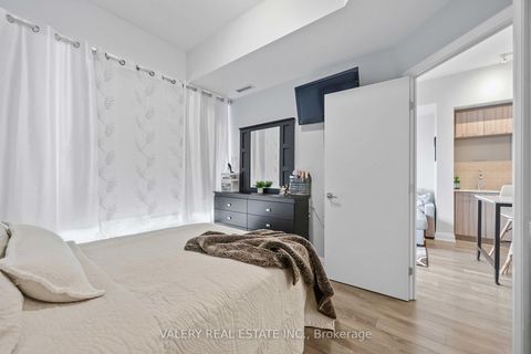 Photo 23 at 325 - 4800 Highway 7, East Woodbridge, Vaughan