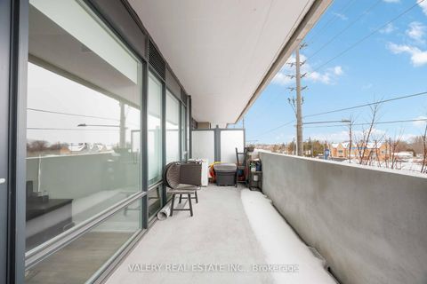 Photo 27 at 325 - 4800 Highway 7, East Woodbridge, Vaughan