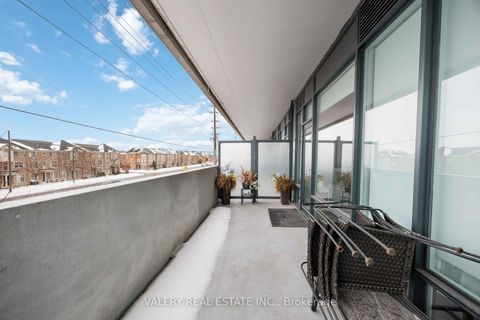 Photo 28 at 325 - 4800 Highway 7, East Woodbridge, Vaughan