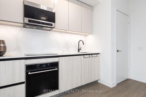 Photo 10 at 804 - 425 Front Street E, Waterfront Communities C8, Toronto