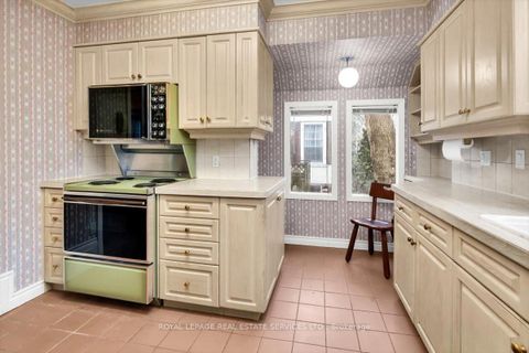 Photo 10 at 66 Mason Boulevard, Nortown, Toronto