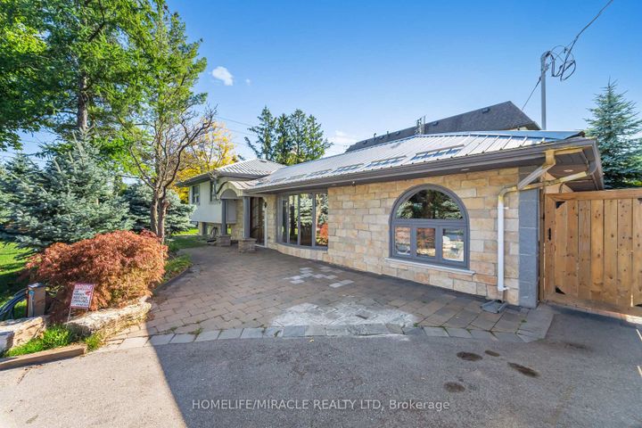 Photo 3 at 308 Third Line, WO West, Oakville