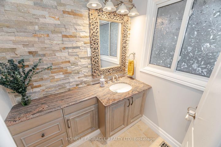 Photo 18 at 308 Third Line, WO West, Oakville