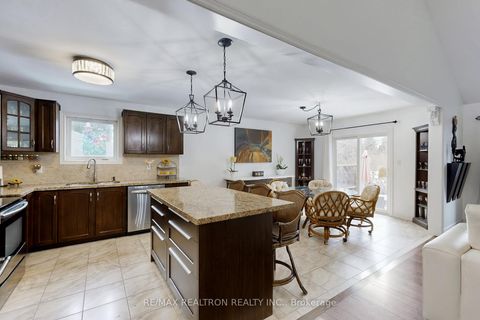 Photo 9 at 396 Curley Street, Historic Lakeshore Communities, Georgina