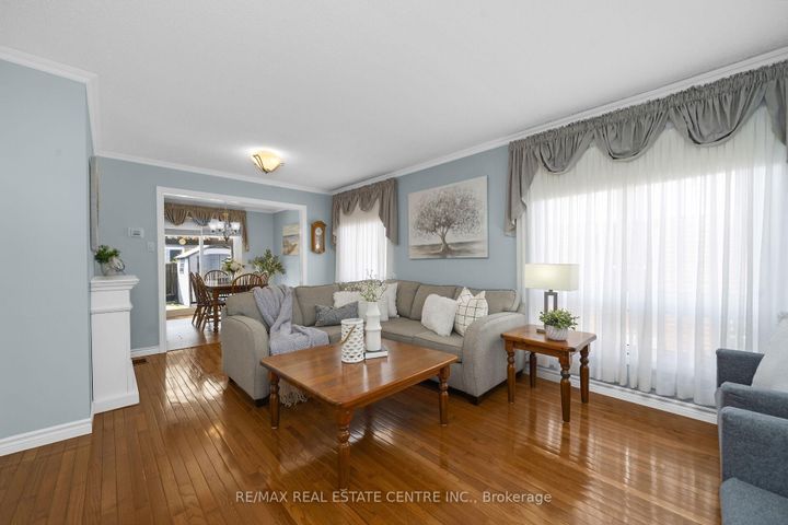 Photo 3 at 466 Vanier Drive, BM Bronte Meadows, Milton