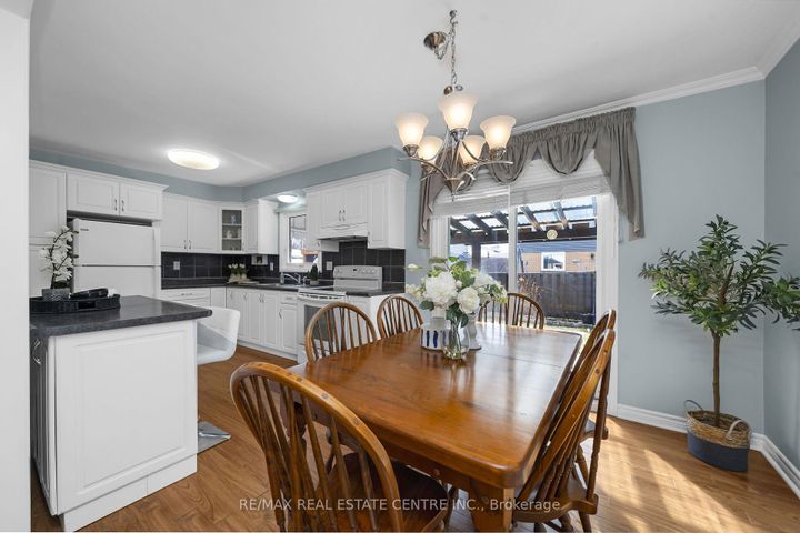 Photo 5 at 466 Vanier Drive, BM Bronte Meadows, Milton