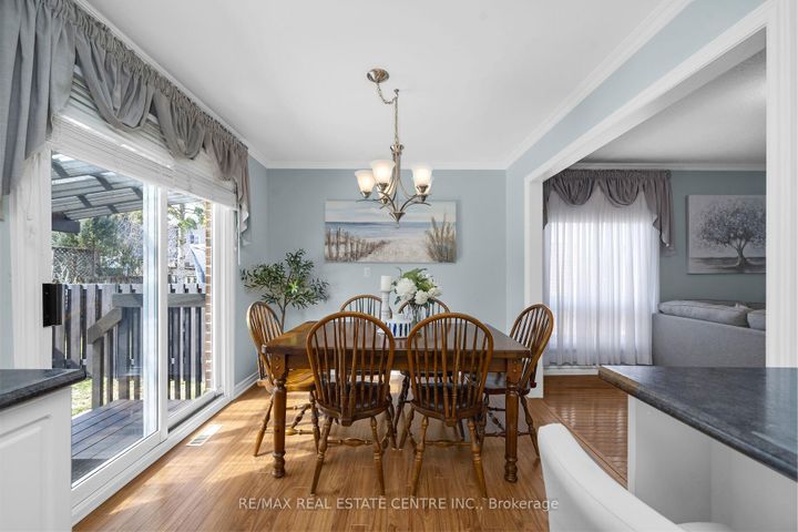 Photo 7 at 466 Vanier Drive, BM Bronte Meadows, Milton