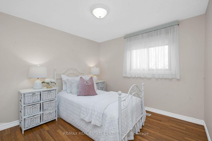 Photo 10 at 466 Vanier Drive, BM Bronte Meadows, Milton
