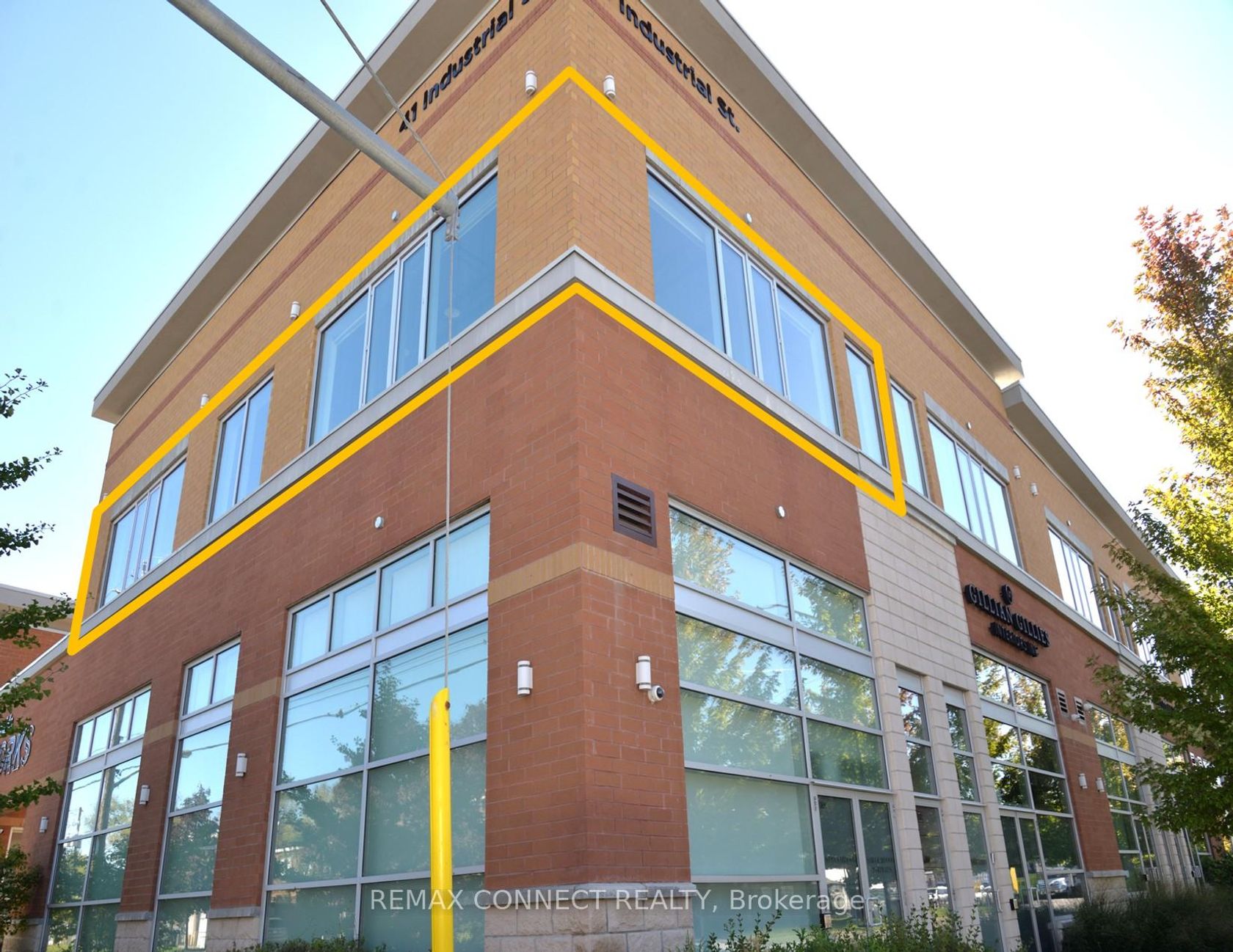 208 - 41 Industrial Street, Thorncliffe Park, Toronto photo number 2