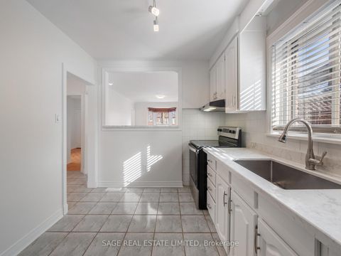 Photo 12 at 521 Glen Park Avenue, Glen Park, Toronto