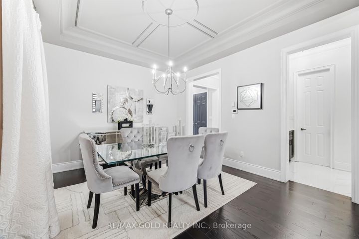 Photo 4 at 4 Spain Crescent, Toronto Gore Rural Estate, Brampton