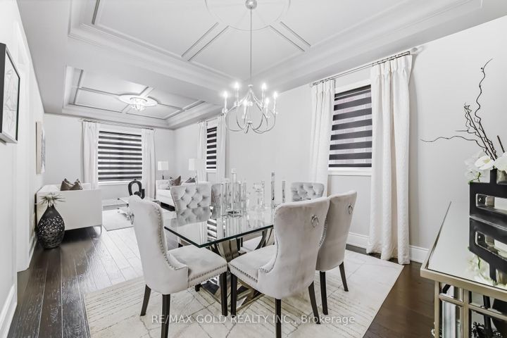 Photo 5 at 4 Spain Crescent, Toronto Gore Rural Estate, Brampton