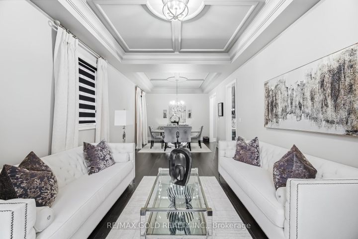 Photo 8 at 4 Spain Crescent, Toronto Gore Rural Estate, Brampton