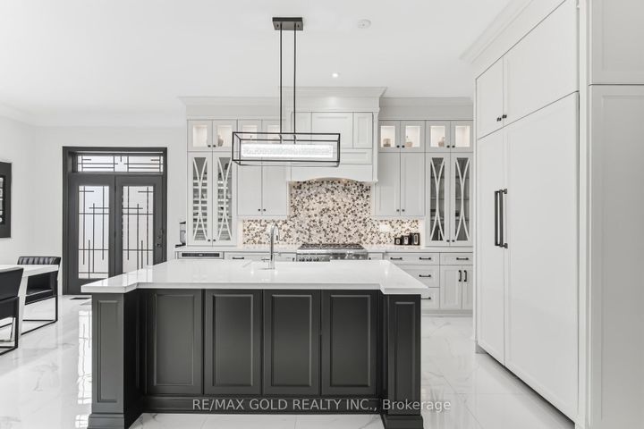 Photo 10 at 4 Spain Crescent, Toronto Gore Rural Estate, Brampton