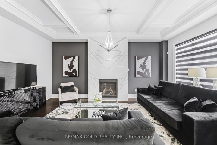 Photo 15 at 4 Spain Crescent, Toronto Gore Rural Estate, Brampton