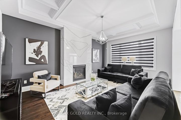 Photo 16 at 4 Spain Crescent, Toronto Gore Rural Estate, Brampton