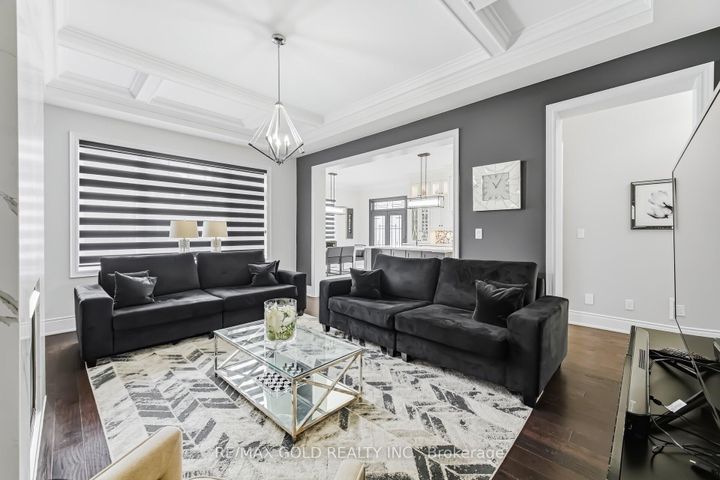 Photo 17 at 4 Spain Crescent, Toronto Gore Rural Estate, Brampton