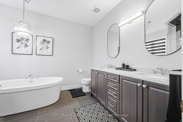 Photo 24 at 4 Spain Crescent, Toronto Gore Rural Estate, Brampton