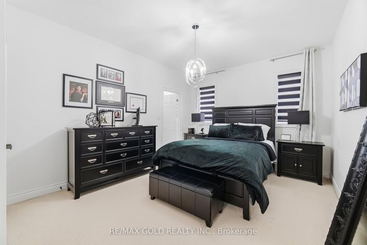 Photo 25 at 4 Spain Crescent, Toronto Gore Rural Estate, Brampton