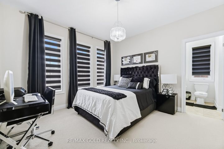 Photo 28 at 4 Spain Crescent, Toronto Gore Rural Estate, Brampton