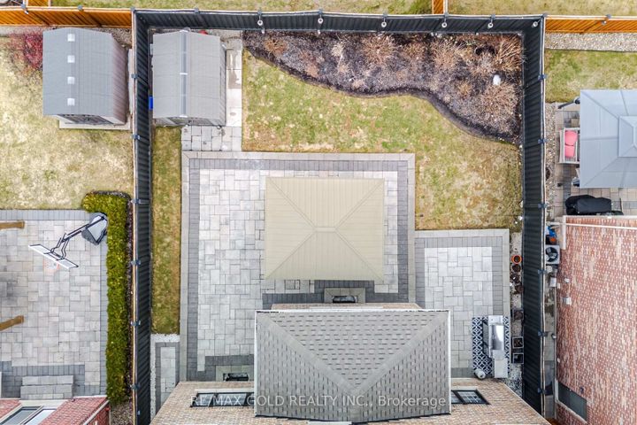 Photo 35 at 4 Spain Crescent, Toronto Gore Rural Estate, Brampton