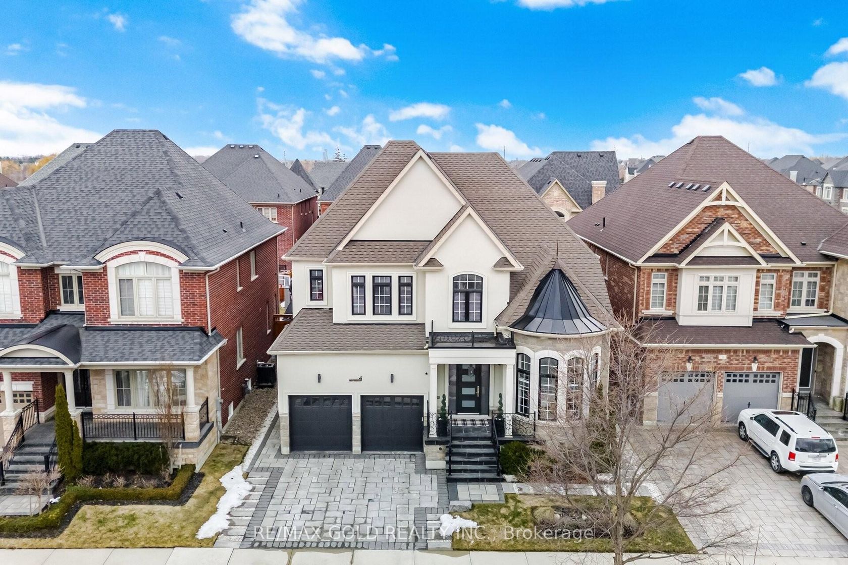 4 Spain Crescent, Toronto Gore Rural Estate, Brampton 2