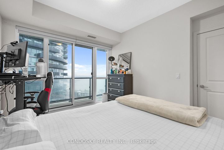 Photo 15 at 914 - 39 Annie Craig Drive, Mimico, Toronto