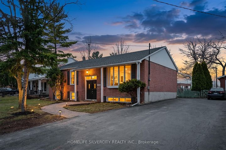 Photo 1 at 578 Trafford Crescent, WO West, Oakville