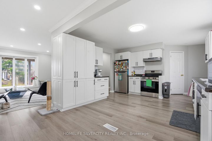 Photo 4 at 578 Trafford Crescent, WO West, Oakville