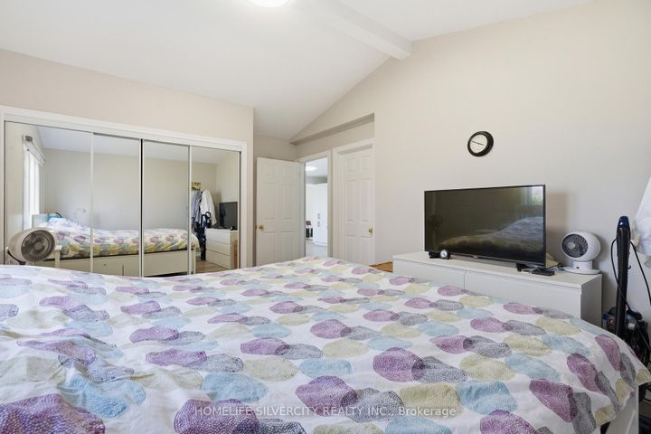 Photo 10 at 578 Trafford Crescent, WO West, Oakville