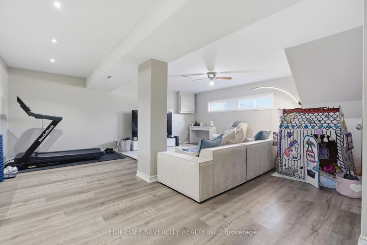 Photo 13 at 578 Trafford Crescent, WO West, Oakville