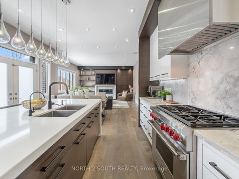 Photo 15 at 36 Kylemount Court, Patterson, Vaughan