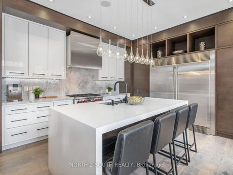 Photo 16 at 36 Kylemount Court, Patterson, Vaughan