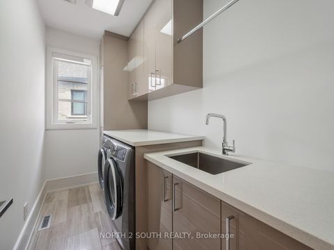 Photo 35 at 36 Kylemount Court, Patterson, Vaughan