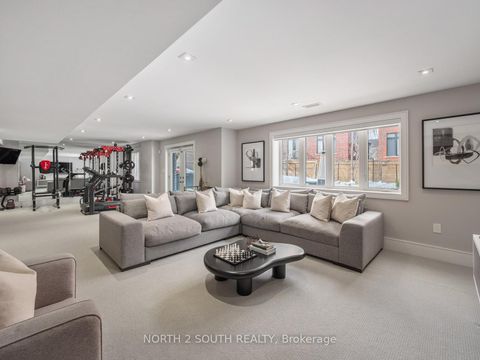 Photo 37 at 36 Kylemount Court, Patterson, Vaughan