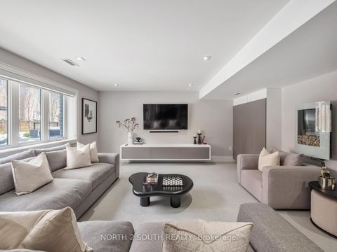 Photo 38 at 36 Kylemount Court, Patterson, Vaughan